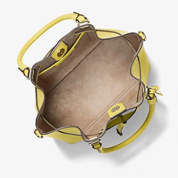 Micheal Kors Blakely Medium Leather Bucket Bag - Picture 2 of 7